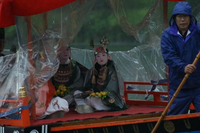 Un matsuri peculiar, una señora singular, un domingo inigualable (17 de mayo) - De Templos, chonis y soles nacientes. Diario de un sueño hecho realidad (5)