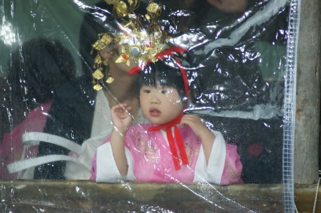 Un matsuri peculiar, una señora singular, un domingo inigualable (17 de mayo) - De Templos, chonis y soles nacientes. Diario de un sueño hecho realidad (7)