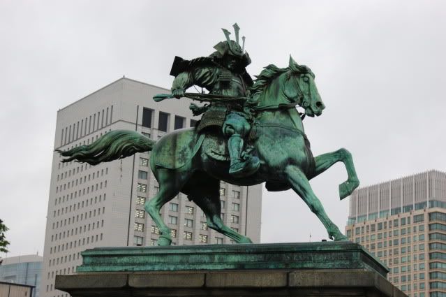 Compradores compulsivos (28 de mayo) - De Templos, chonis y soles nacientes. Diario de un sueño hecho realidad (13)