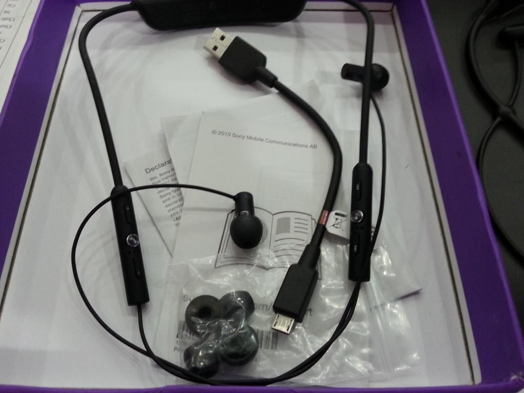 Bán tai Bluetooth Sony SBH80, SBH 52, và Chrome Cast - 1