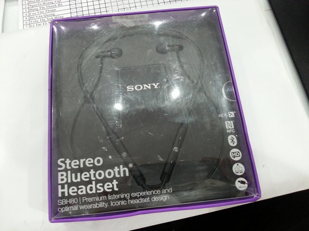 Bán tai Bluetooth Sony SBH80, SBH 52, và Chrome Cast