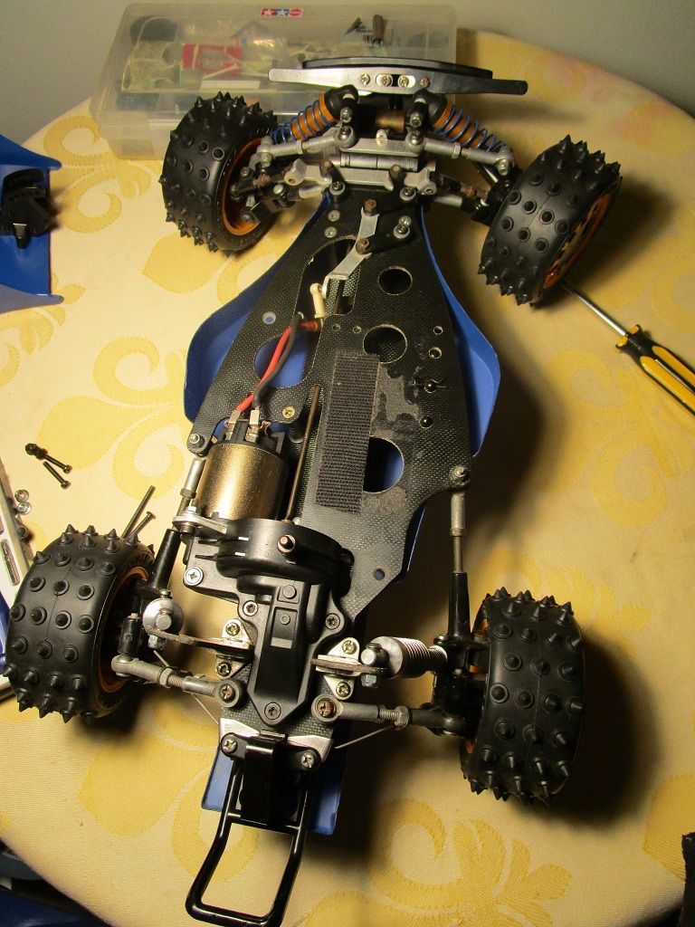 http://i374.photobucket.com/albums/oo189/erich123/BRUISER/Avante%201988%20Tamiya/07_zpsp0so8lm4.jpg
